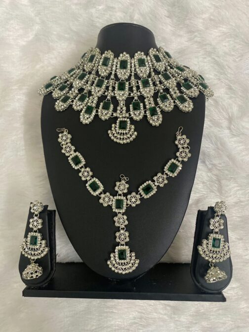 Majestic Emerald Green Choker Necklace Set